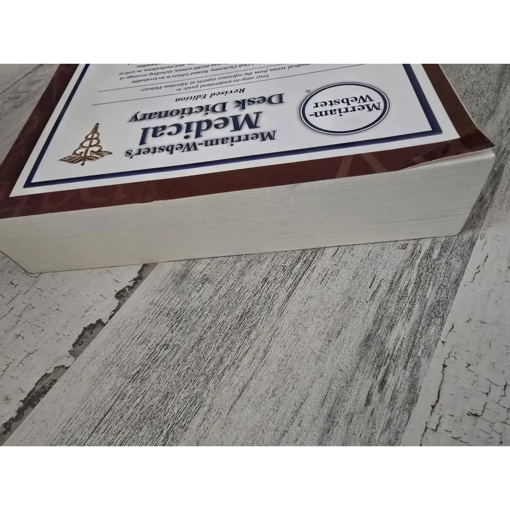 Merriam-Webster Medical Desk‎ Dictionary Revised Edition Paperback 9781418000561